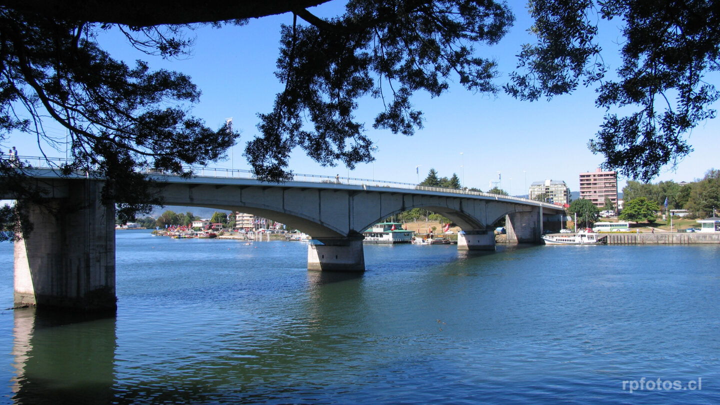 Puente Pedro de Valdivia sobre el Río Calle-Calle, Valdivia