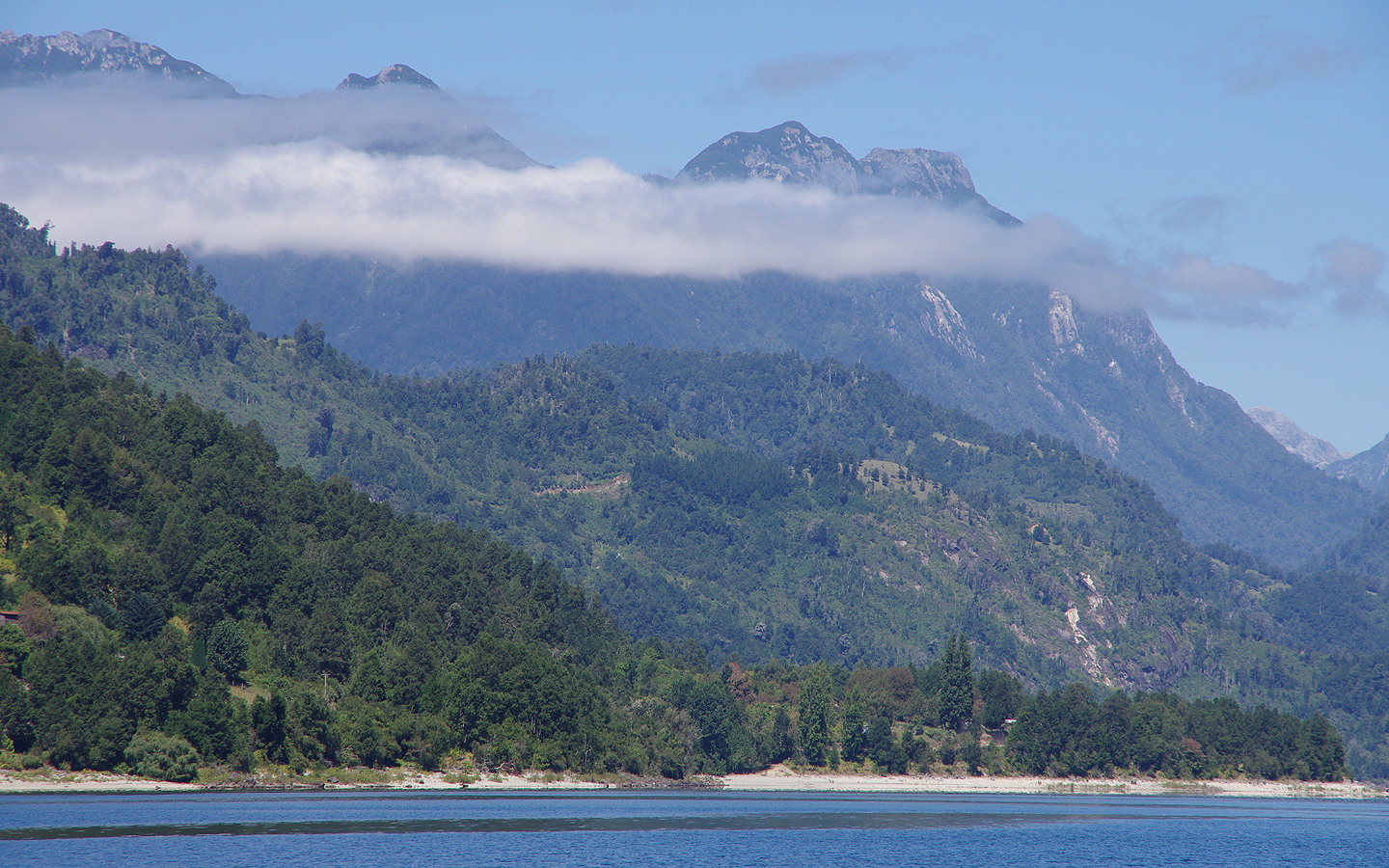 lago maihue