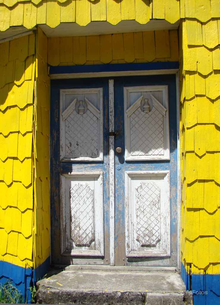 Puerta en Achao