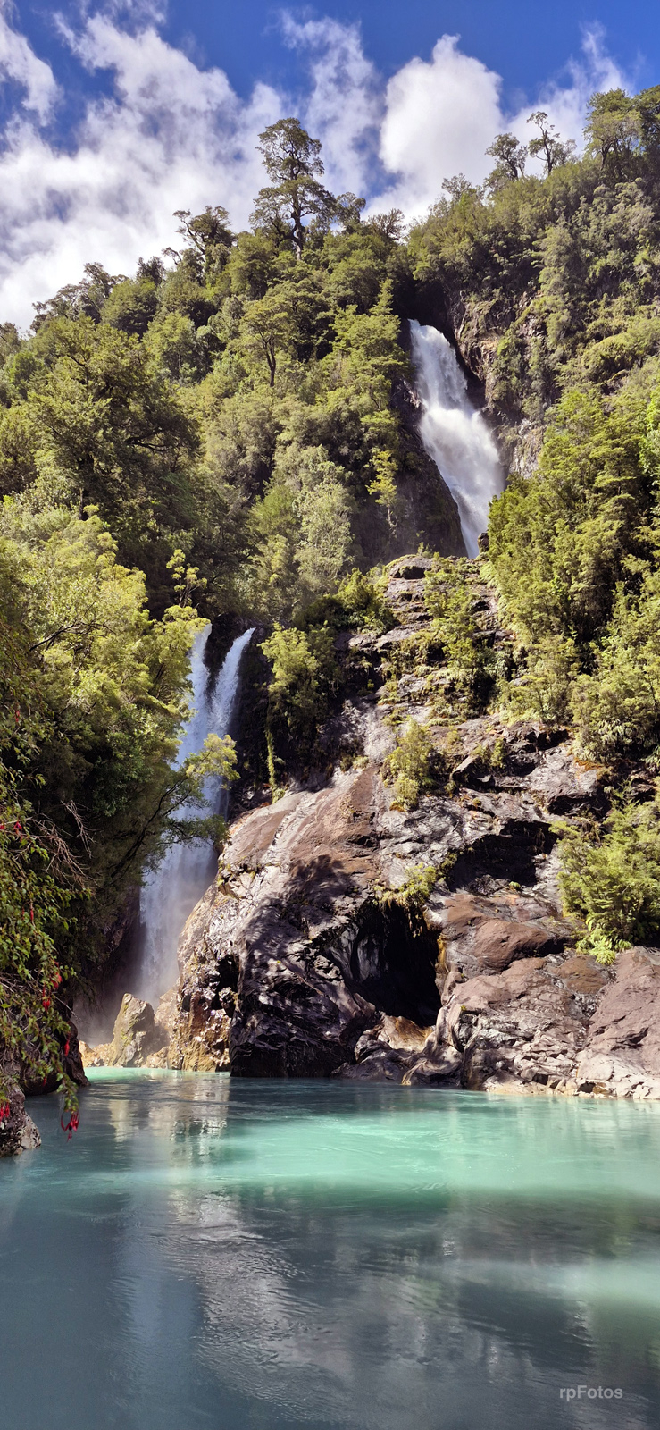 Cascadas en Hornopirén