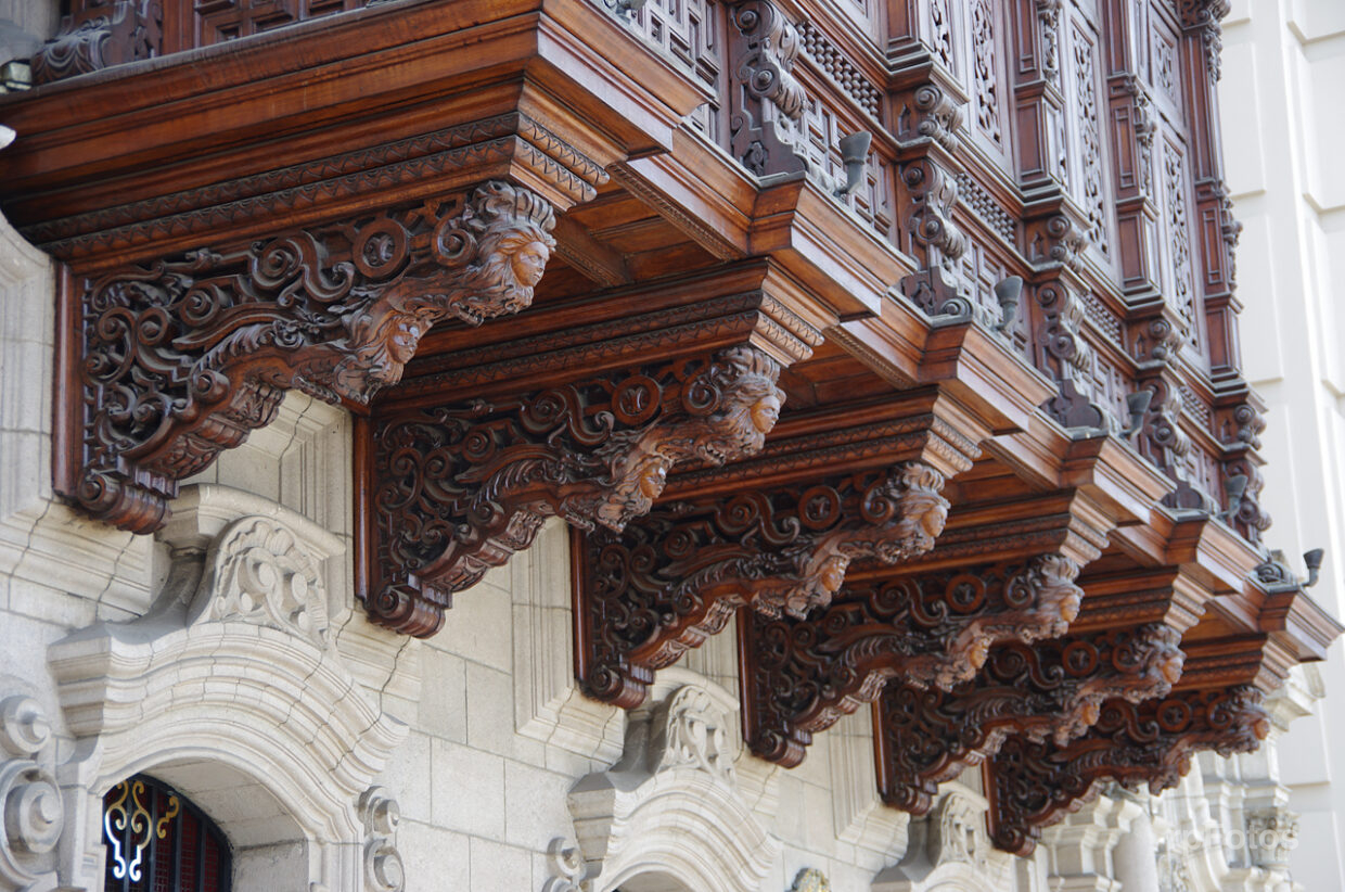 balcón en Palacio Arzobispal de Lima