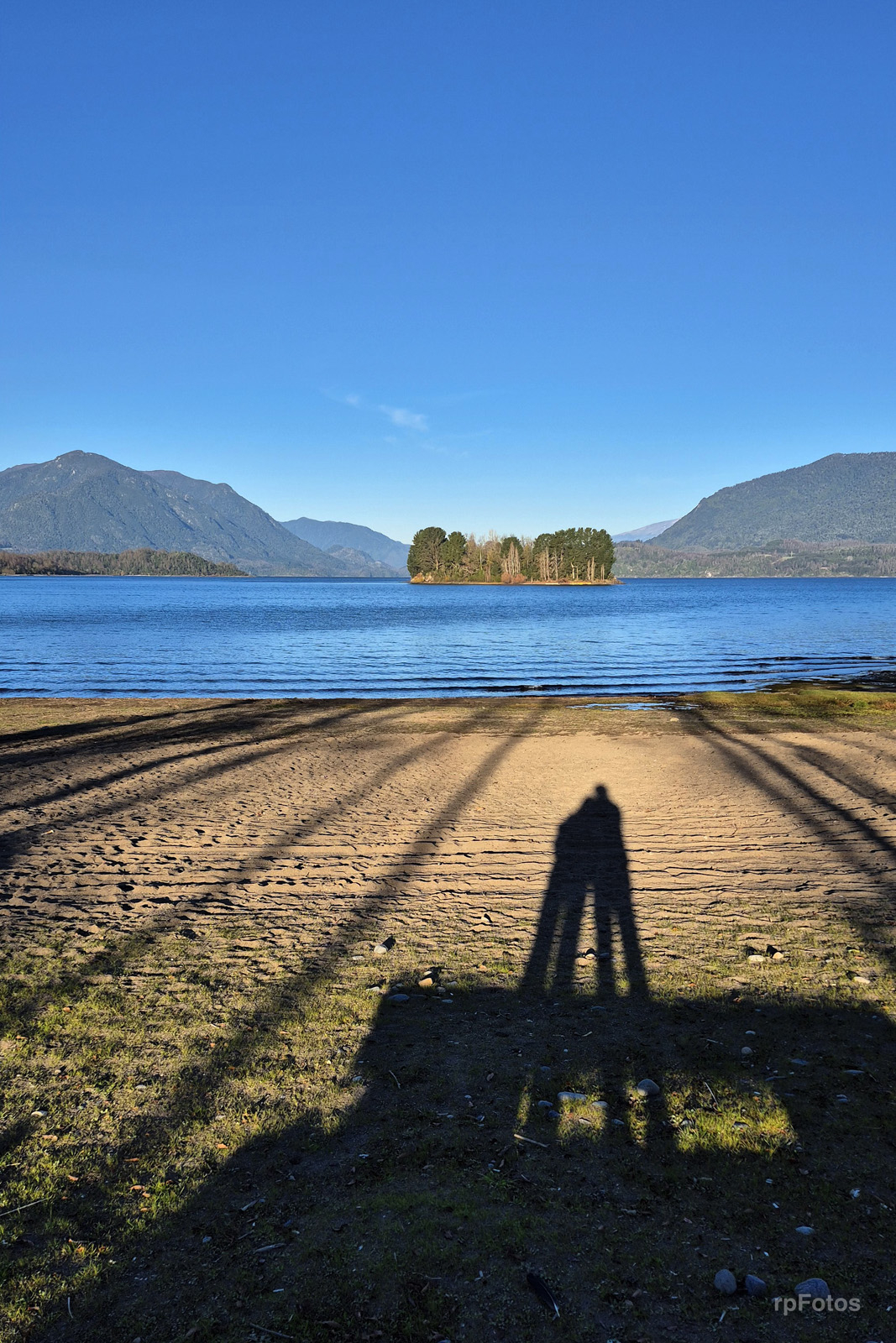 Siluetas en Playa Chauquén , Lago Panguipulli