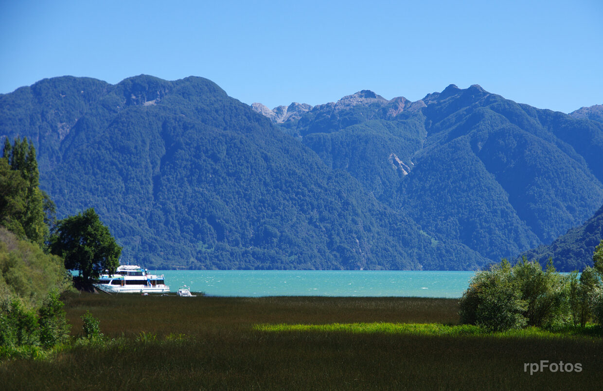 Lago Todos los Santos, en Peulla