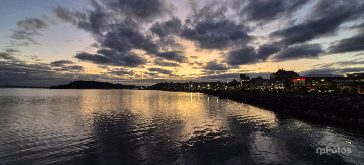 Atardecer en Bahía de Puerto Montt