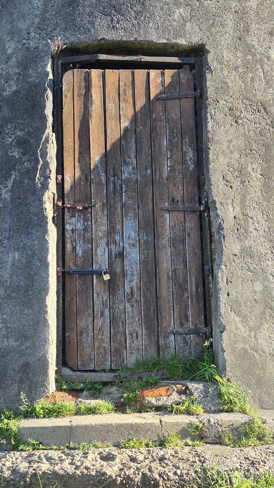 Puerta del Torreón de Los Canelos en Valdivia